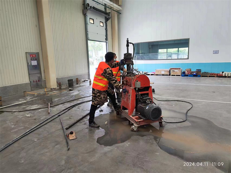 东区厂房地面下沉塌陷注浆加固施工